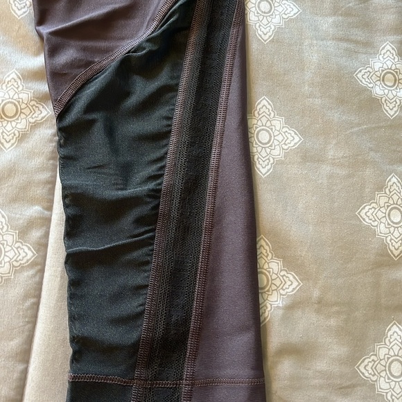 Under Armour Leggings Compression Heatgear Ladies Medium Activewear Yoga Purple - Picture 4 of 9